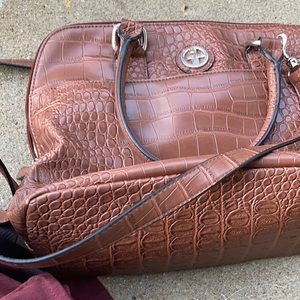 Gianibernni Purse really nice shape